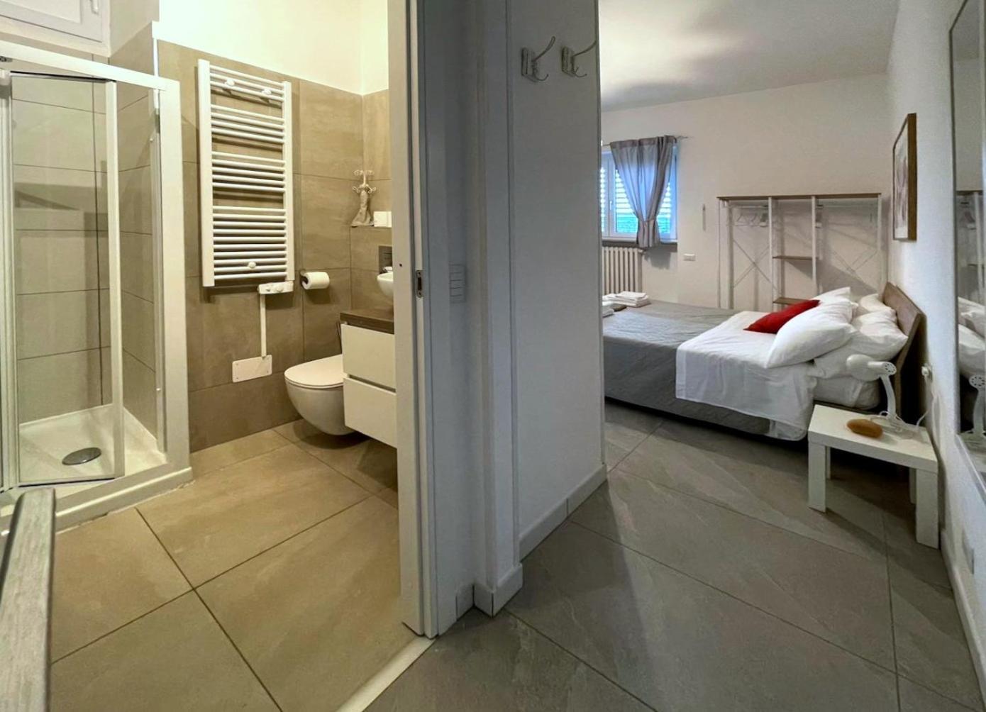 Domus 190 Rooms วาเรเซ ภายนอก รูปภาพ