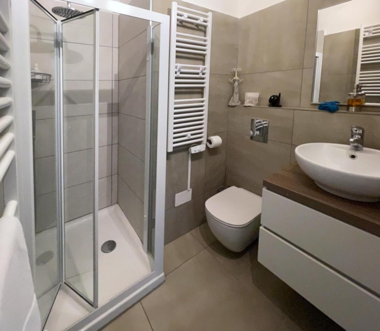 Domus 190 Rooms วาเรเซ ภายนอก รูปภาพ