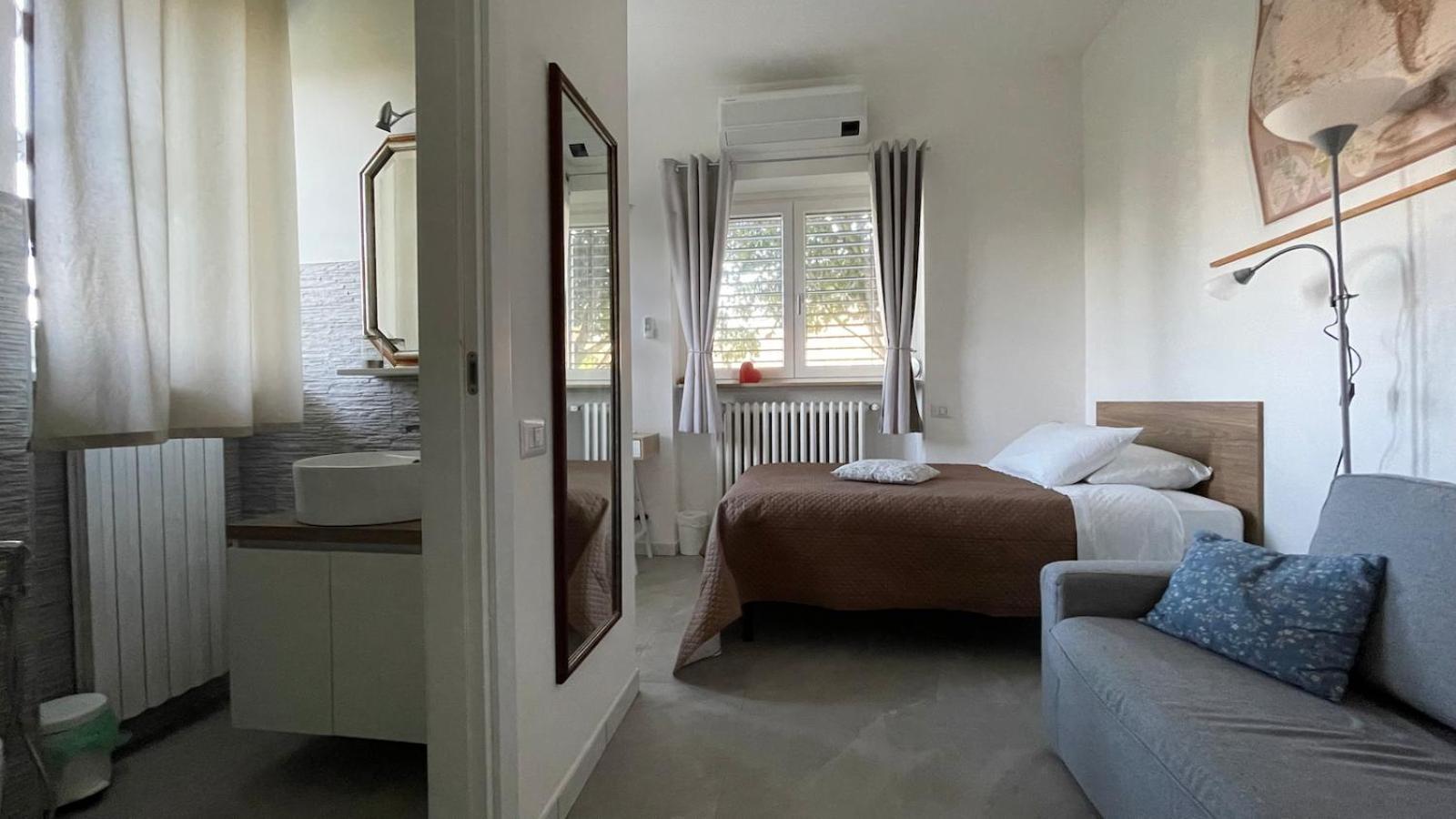 Domus 190 Rooms วาเรเซ ภายนอก รูปภาพ