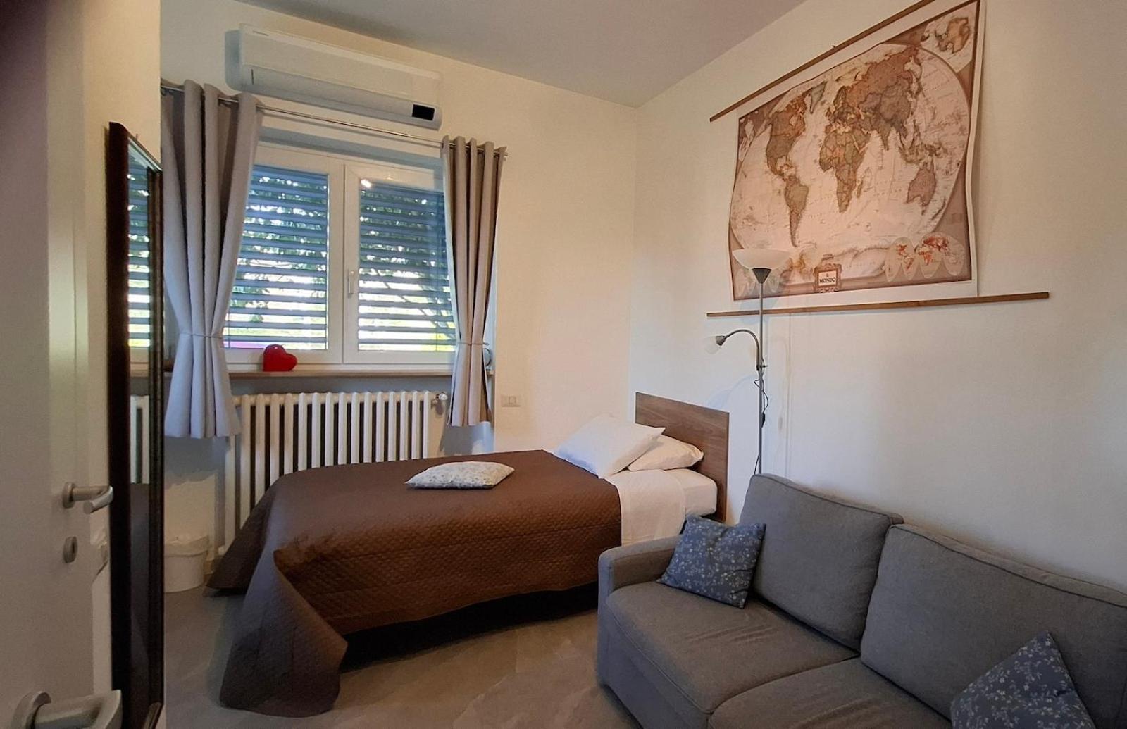 Domus 190 Rooms วาเรเซ ภายนอก รูปภาพ